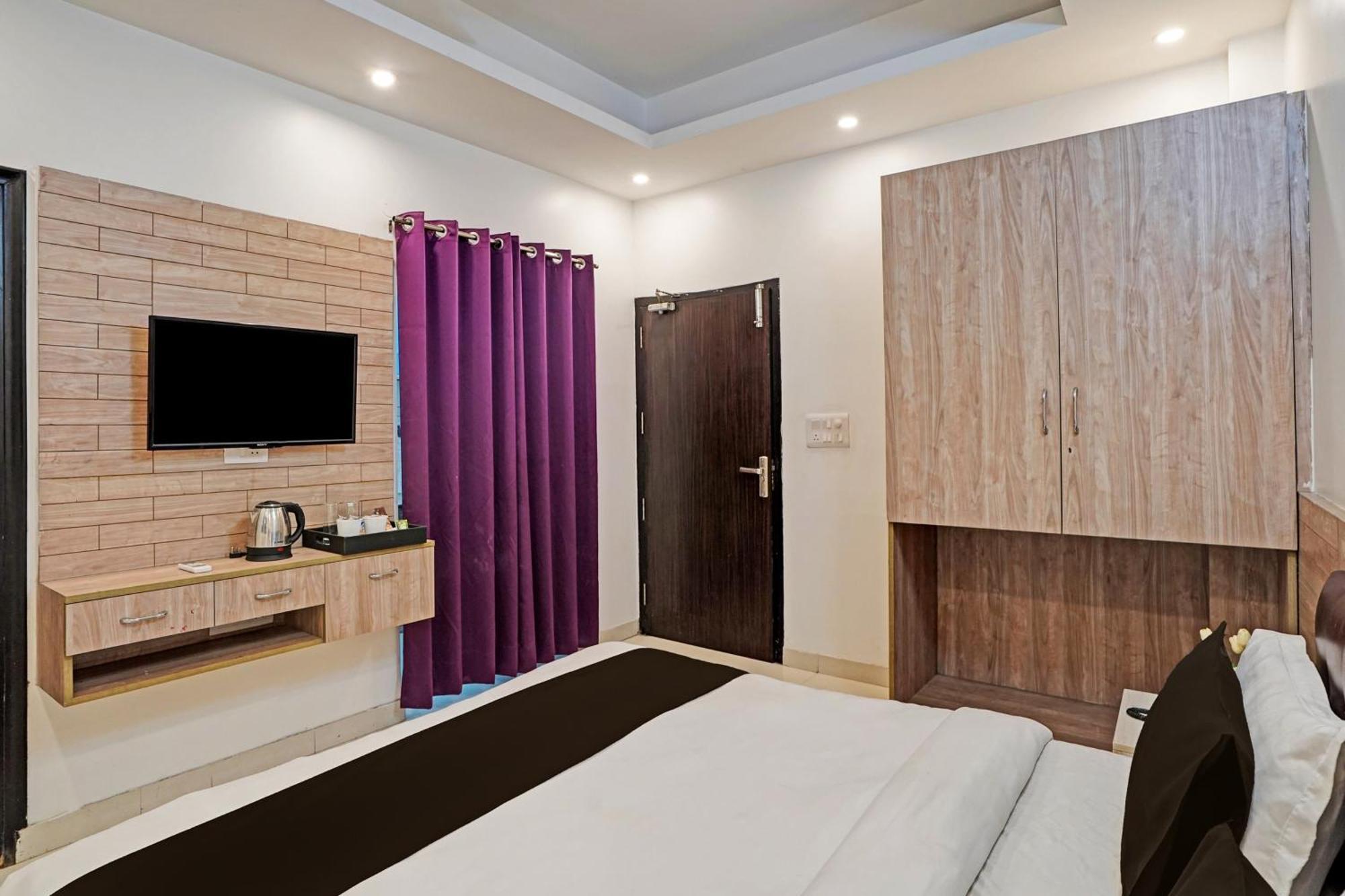 Hotel O Babil Palace Near Omaxe Celebration Mall Gurgaon Exterior foto