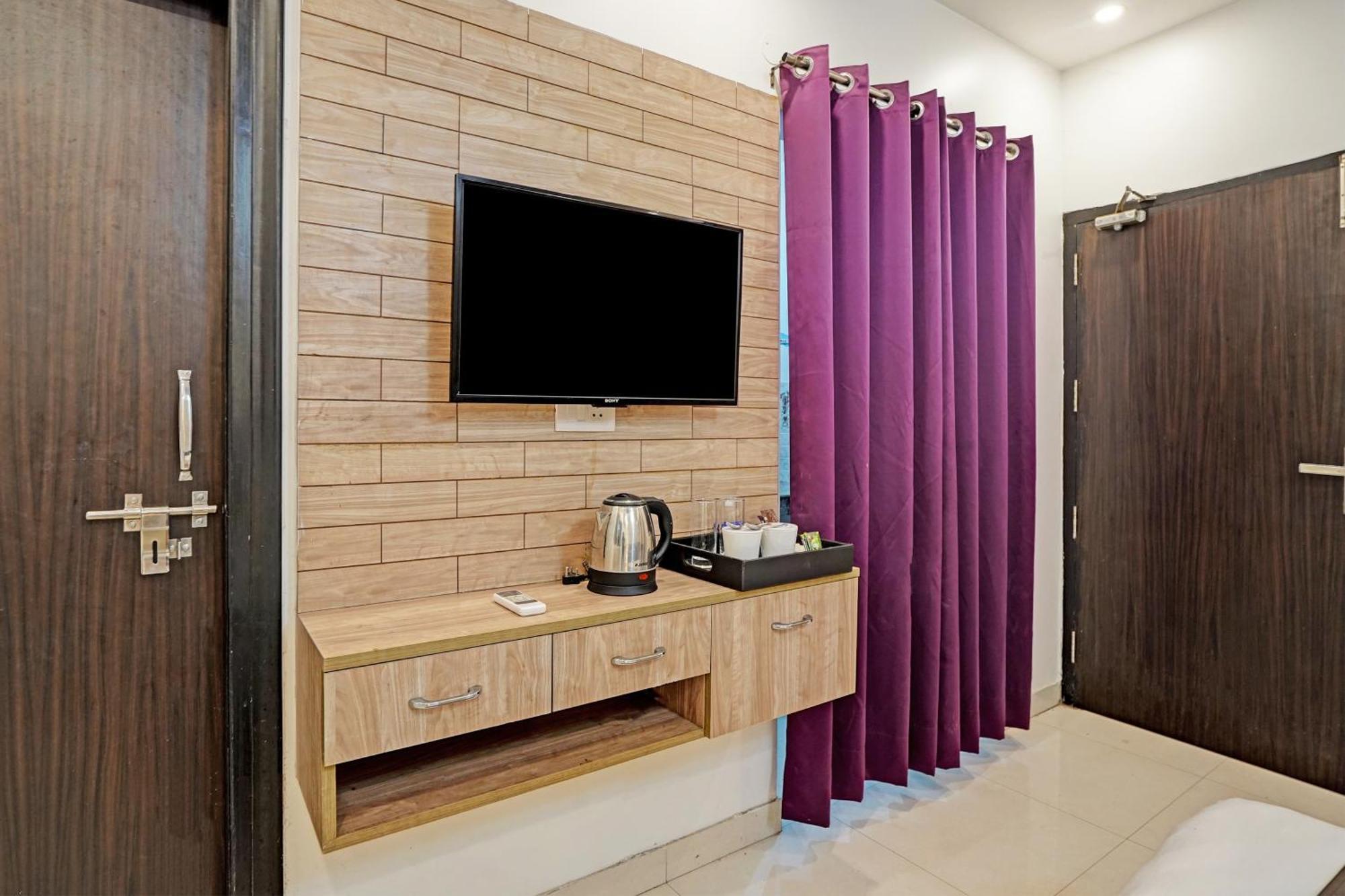 Hotel O Babil Palace Near Omaxe Celebration Mall Gurgaon Exterior foto