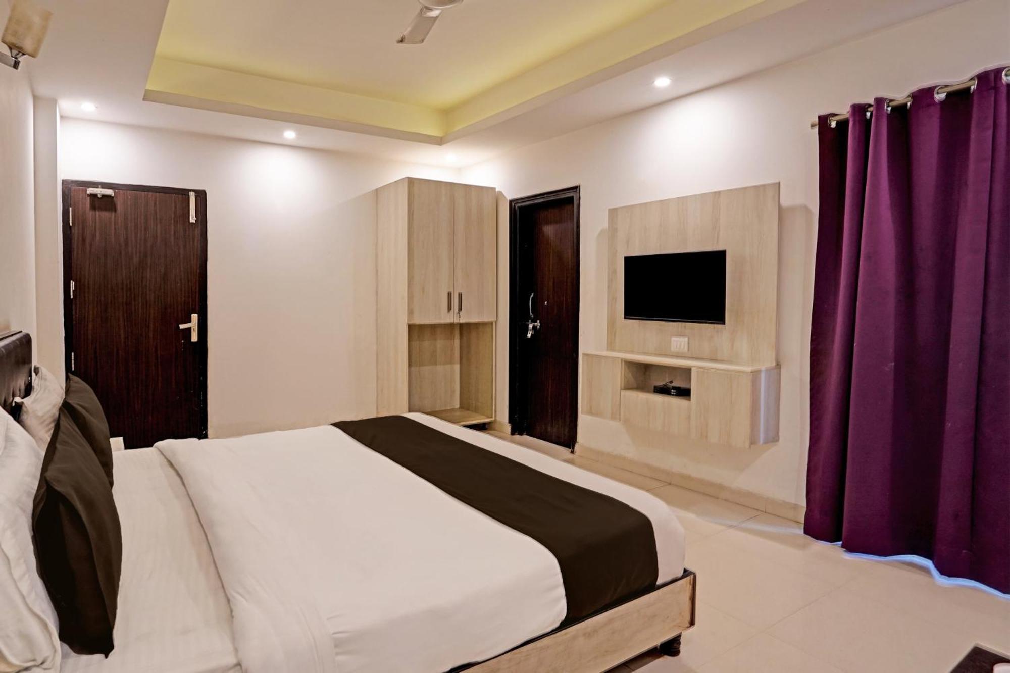 Hotel O Babil Palace Near Omaxe Celebration Mall Gurgaon Exterior foto