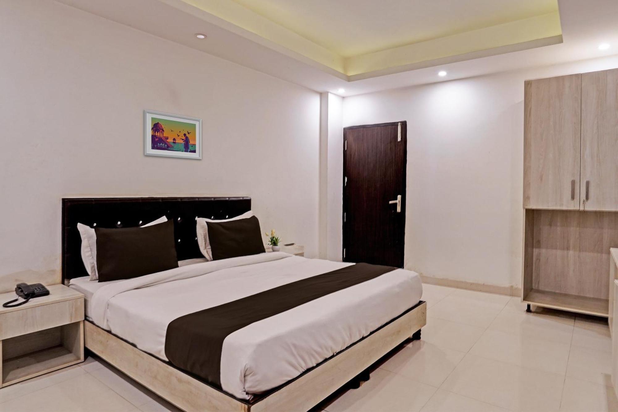 Hotel O Babil Palace Near Omaxe Celebration Mall Gurgaon Exterior foto